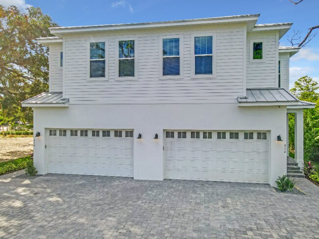 512 S Peninsula Ave in New Smyrna Beach, FL - Building Photo - Building Photo