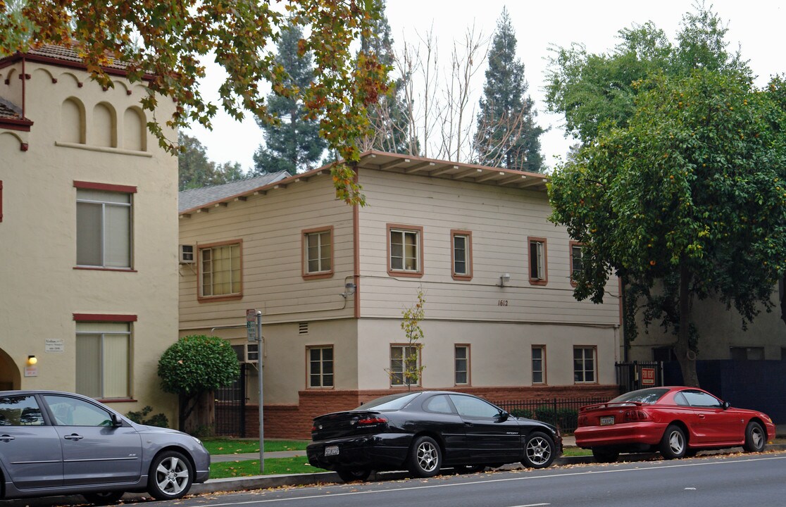 1612 P St in Sacramento, CA - Foto de edificio