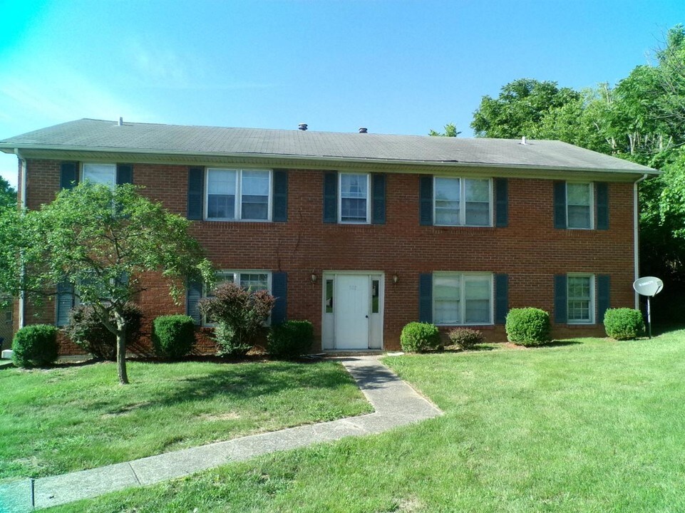 102 Woodhill Ln-Unit -2 in Frankfort, KY - Building Photo
