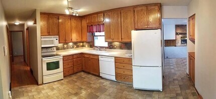 4220 S 38th St in Lincoln, NE - Building Photo - Building Photo