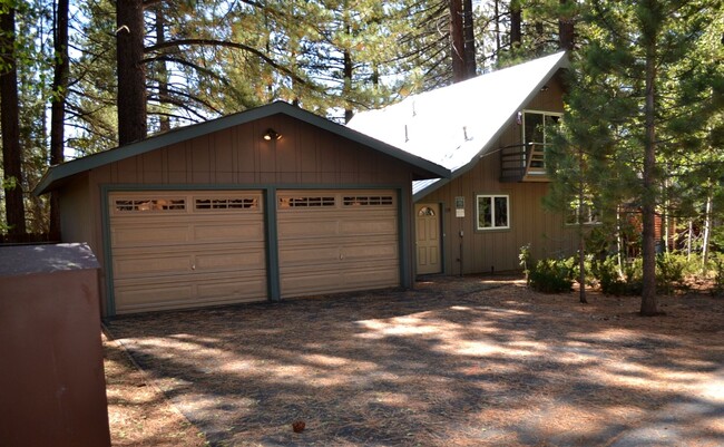 1150 Lindberg Ave in South Lake Tahoe, CA - Building Photo - Building Photo