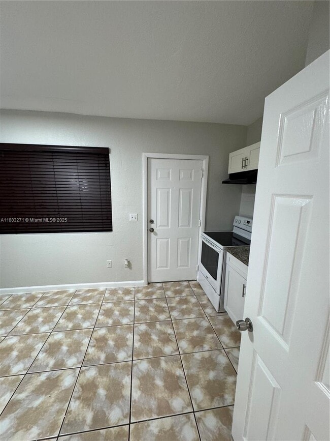 17325 Homestead Ave in Miami, FL - Building Photo - Building Photo