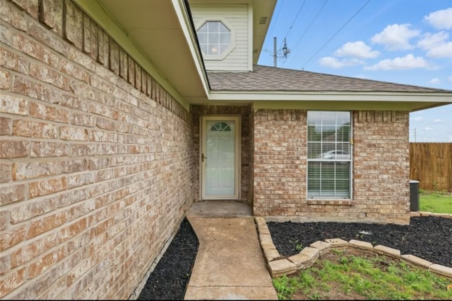 310 California Dr in Glenn Heights, TX - Building Photo - Building Photo