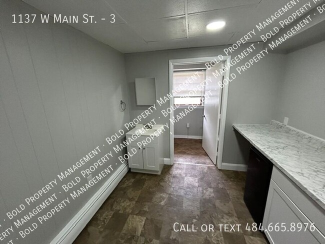 1137 W Main St in Annville, PA - Foto de edificio - Building Photo