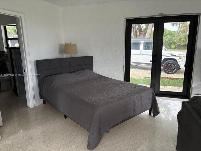 property at 6003 S Indian River Dr