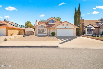 2904 Lake Champlain St in El Paso, TX - Building Photo - Building Photo