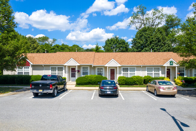 Upper Deerfield Estates in Bridgeton, NJ - Foto de edificio - Building Photo