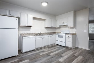 Delmonte Court Apartments in Winston-Salem, NC - Foto de edificio - Interior Photo