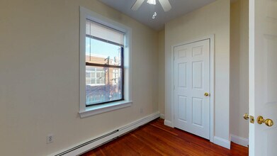 13 Linden St, Unit 15-2 in Boston, MA - Building Photo - Building Photo