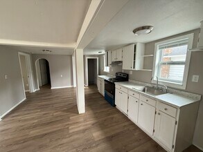 430 Dunlap St in Lansing, MI - Building Photo - Building Photo