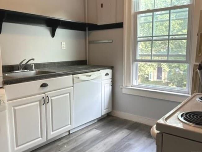 73 Lyon St in New Haven, CT - Building Photo - Building Photo