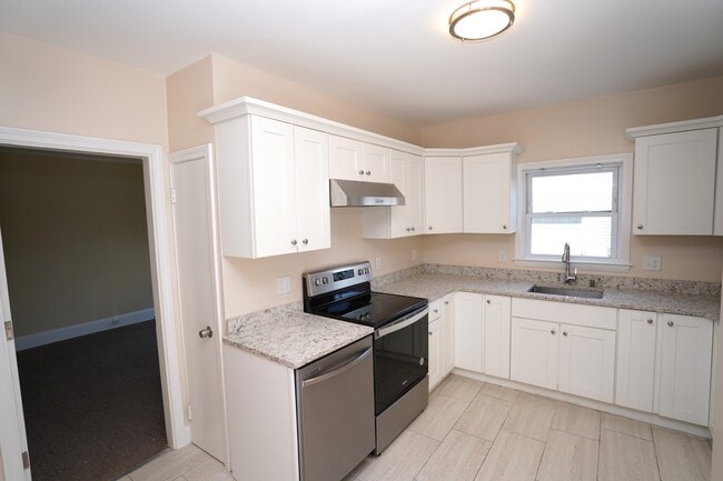 property at 83 Waverly St
