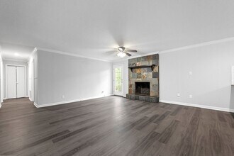 104 N Claremont Ave in Sherwood, AR - Foto de edificio - Building Photo