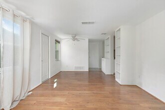 617 Lyndhurst St in Dunedin, FL - Building Photo - Building Photo