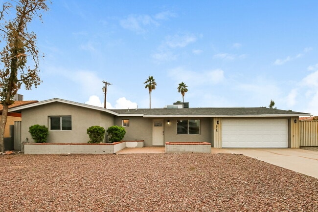 property at 825 W 19th St