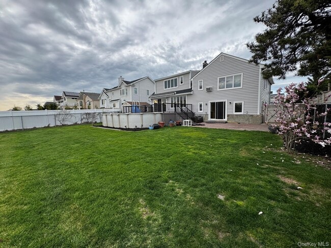 3544 Woodward St in Oceanside, NY - Building Photo - Building Photo