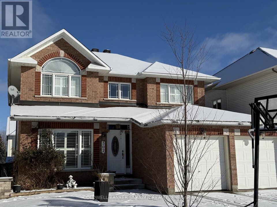 302 Edgemoore Crescent in Ottawa, ON - Building Photo