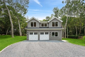 28 Old Meeting House Rd in Quogue, NY - Building Photo - Building Photo