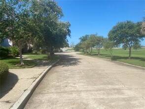 2 Mariners Cv N in New Orleans, LA - Building Photo - Building Photo