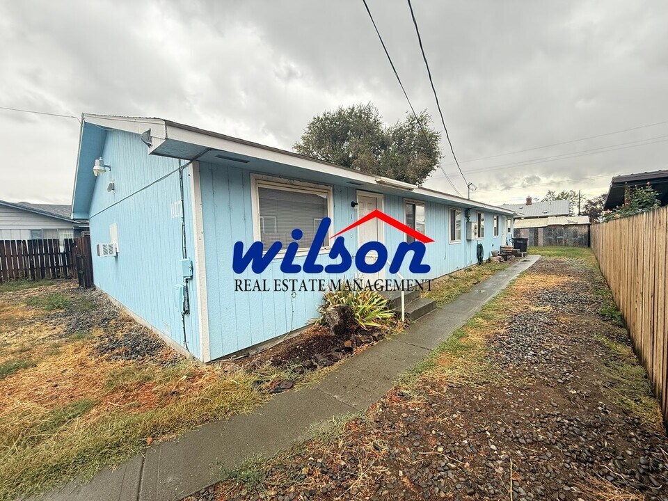 1807 S 7th Ave in Yakima, WA - Building Photo