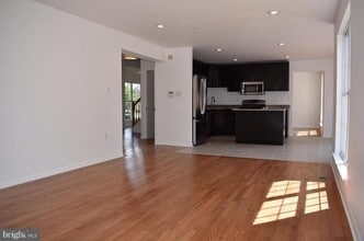 7205 Ballantrae Ct in Clinton, MD - Foto de edificio - Building Photo