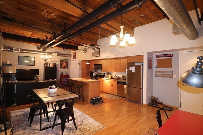 130 John St in Lowell, MA - Building Photo - Building Photo
