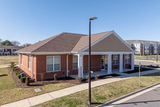 Lexington Place in Portsmouth, VA - Foto de edificio - Building Photo