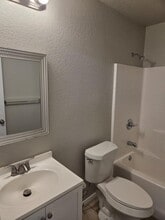 305 Shirley Dr in Lacy Lakeview, TX - Building Photo - Building Photo