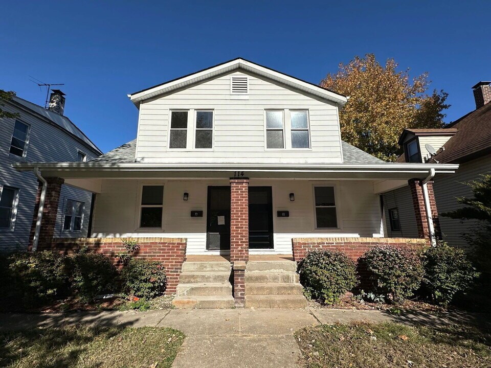 114 N Missouri Ave in Belleville, IL - Foto de edificio