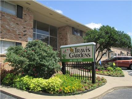 Travis Gardens in Fort Worth, TX - Foto de edificio