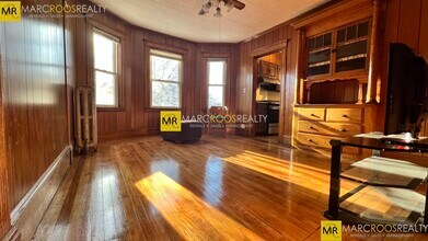 4 High St, Unit 2 in Somerville, MA - Foto de edificio - Building Photo
