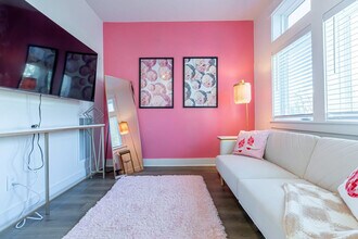 336B Douglas Ave in Nashville, TN - Foto de edificio - Building Photo