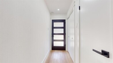 5826 Shurmard Dr in Houston, TX - Building Photo - Building Photo