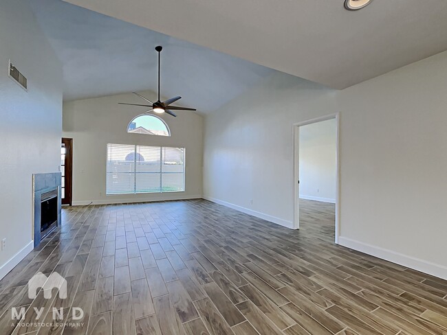 19242 N 5th Pl in Phoenix, AZ - Building Photo - Building Photo