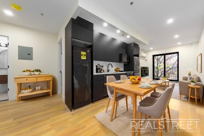 property at 1406 Lincoln Pl