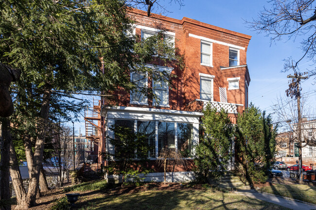 1300 S 3rd St in Louisville, KY - Foto de edificio - Building Photo