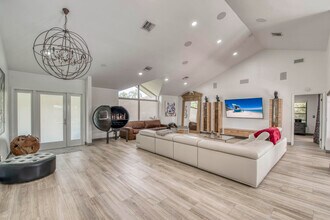 34 Dunbar Rd in Palm Beach Gardens, FL - Building Photo - Building Photo