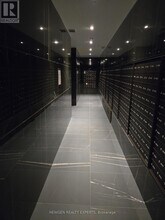 11-4811 Yorkville Ave in Toronto, ON - Building Photo - Building Photo