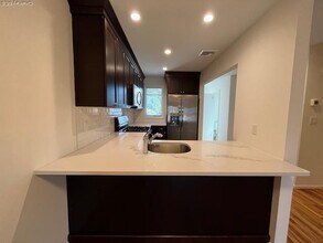 5 Dunwood Rd in Port Washington, NY - Building Photo - Building Photo