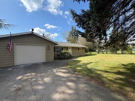 6597 Tut Terrace in Bellingham, WA - Building Photo