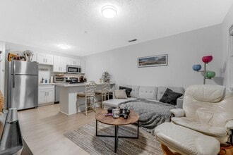 Avalon Apartments in Morgantown, WV - Building Photo - Building Photo