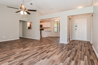 1290 Bee St N in Orange Park, FL - Building Photo - Building Photo