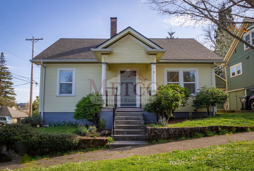 240 E 2nd Ave in Eugene, OR - Building Photo
