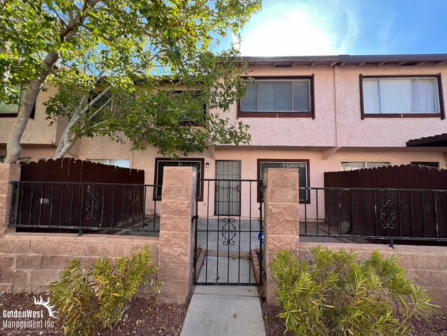 property at 1757 E Rochelle Ave
