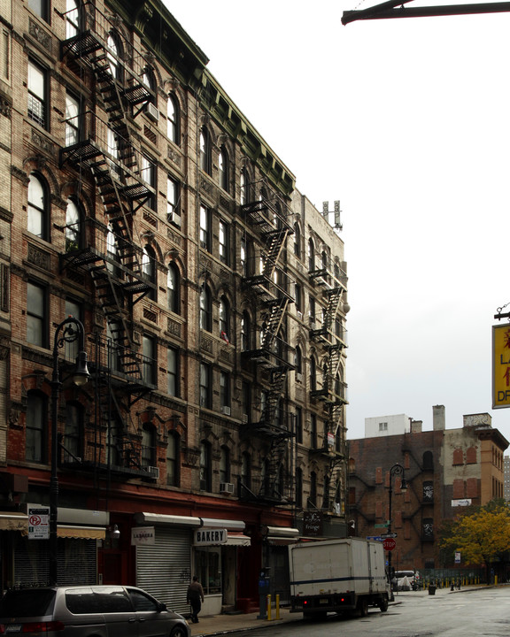 248 Broome St in New York, NY - Building Photo