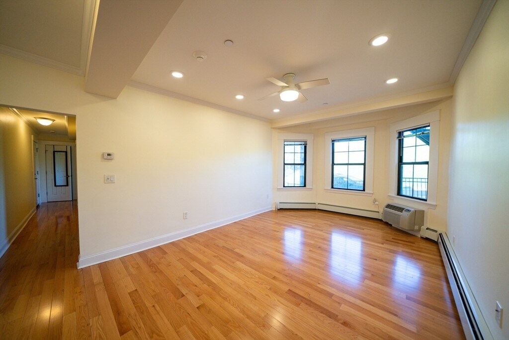 219 Commonwealth Ave in Newton, MA - Building Photo