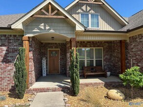 211 Black Oak Dr NE in Huntsville, AL - Building Photo - Building Photo