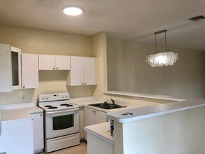 1008-1010 NW 2nd Ave in Hallandale Beach, FL - Foto de edificio - Building Photo