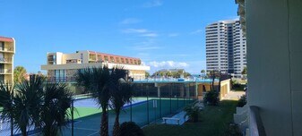 1433 N Atlantic Ave in Daytona Beach, FL - Building Photo