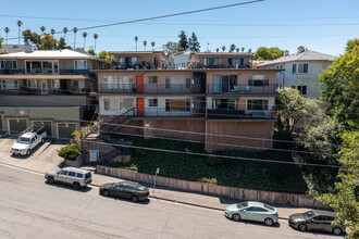 2600 Ivy Dr in Oakland, CA - Foto de edificio - Building Photo